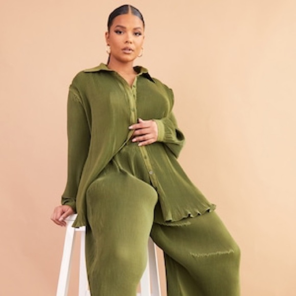 PrettyLittleThing Khaki Plisse Button Front Oversized Shirt